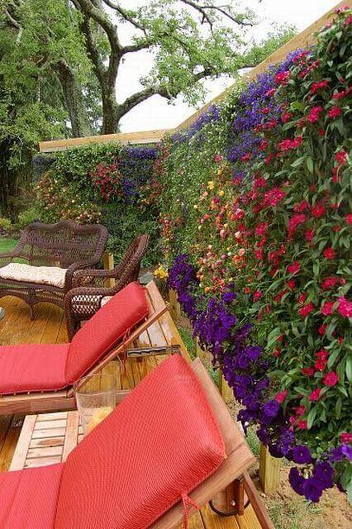 Stunning Flower Vertical Garden Fence To Create Privacy Private