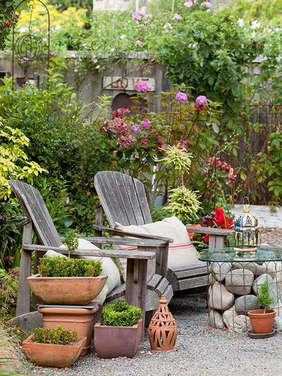 A Country Yard Seating