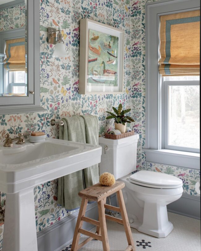 What Defines Nautical Bathroom Style? Key Elements Explained