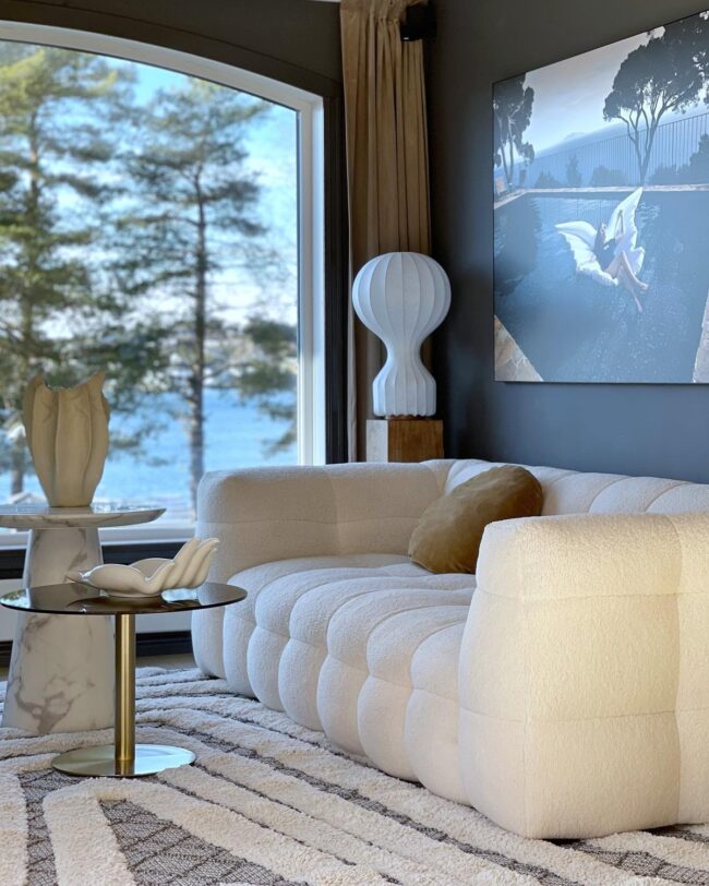 Modern Bliss by the Lake