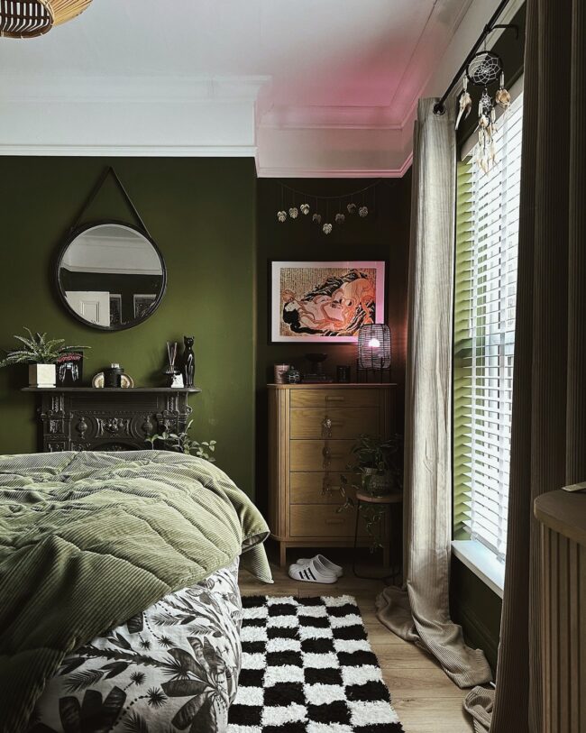 Emerald and Black Vibes