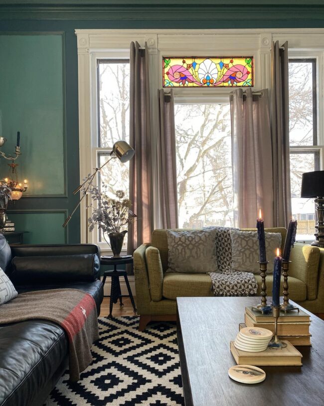 Retro Sophistication in Classic Style