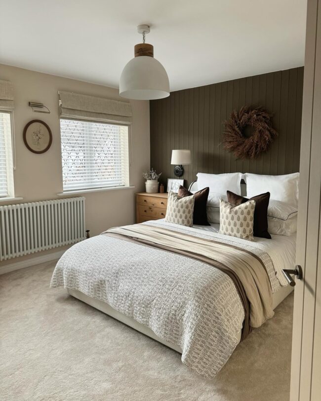 Charming Hideaway in Hunter and Brown